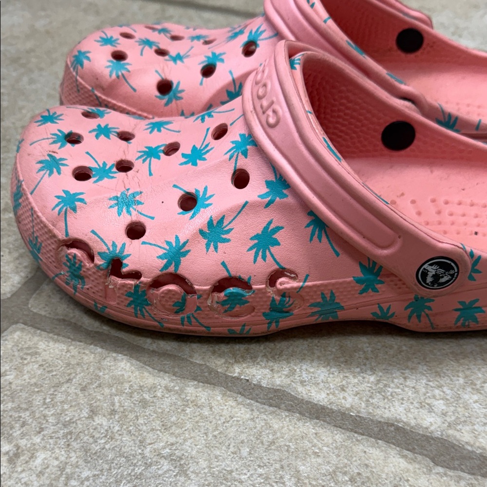 CROCS Pink and Teal Palm Trees - Picture 3 of 5
